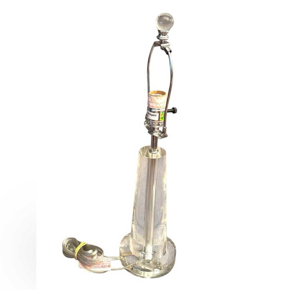 Lovely Like new Clear Acrylic lucite Table Lamp stunning elegant